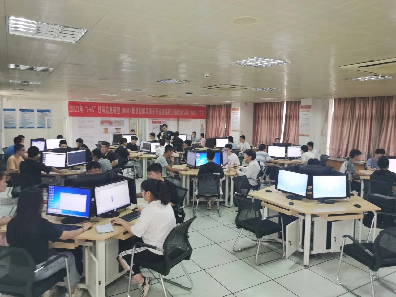 2021年国家“1+X”建筑信息模型(BIM)职业技能等级证书考评工作在土木工程学院顺利举行