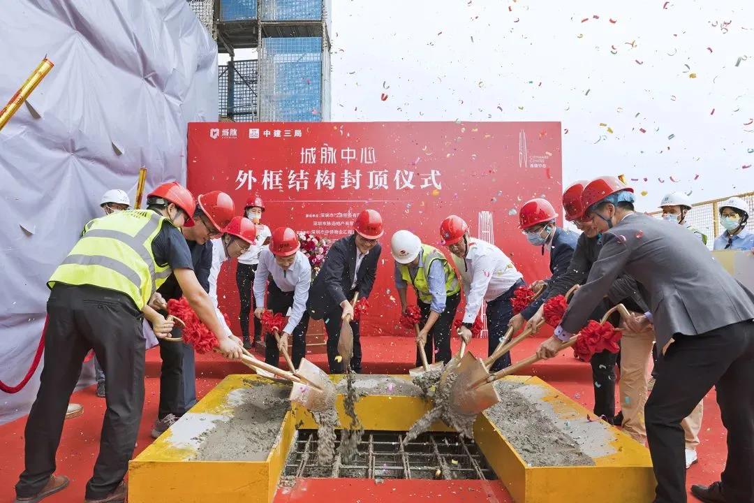 深圳在建第一高楼封顶！“空中造楼机”技术再创新高