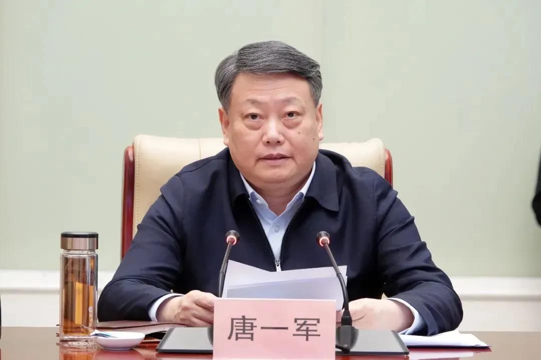 司法部部长唐一军就修订突发事件应对法作说明，从6个方面进行修改完善
