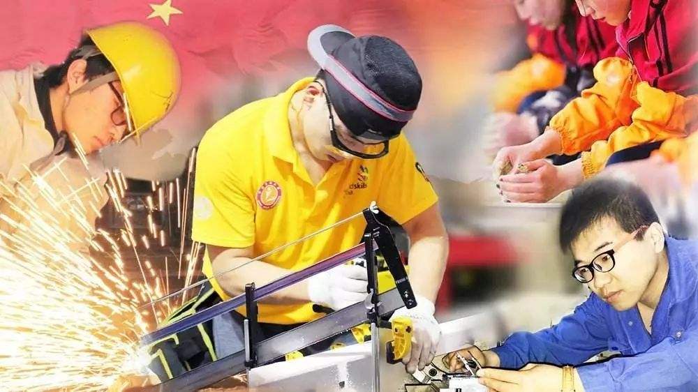 职业教育质量年度报告：回眸、反思与展望