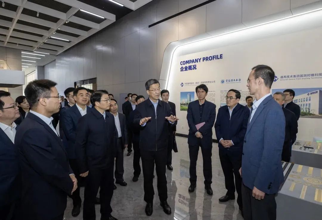 怀进鹏调研重庆教育工作