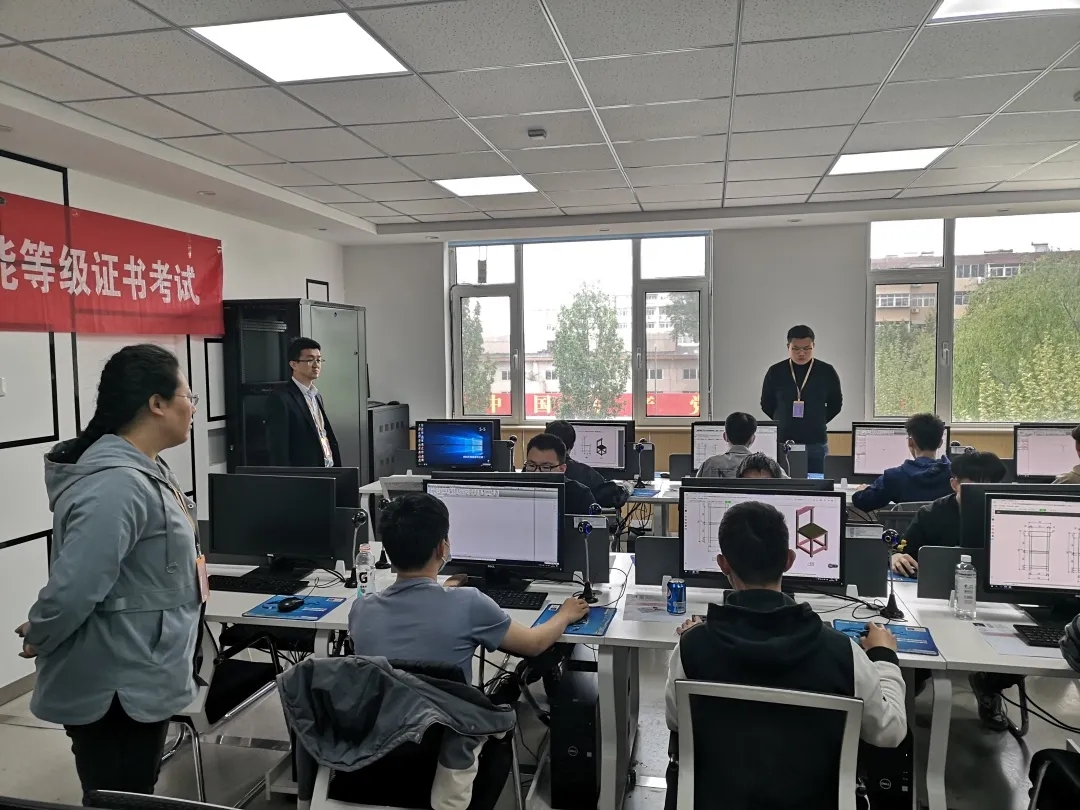 2021年第一期1+X 建筑信息模型(BIM)证书考试喜获佳绩2021年4月24日上午，本年度第一期1+X建筑信息模型（BIM）职业技能等级证书考试——初级（BIM建模）考评成功举办。本次考试全国共有(图3)