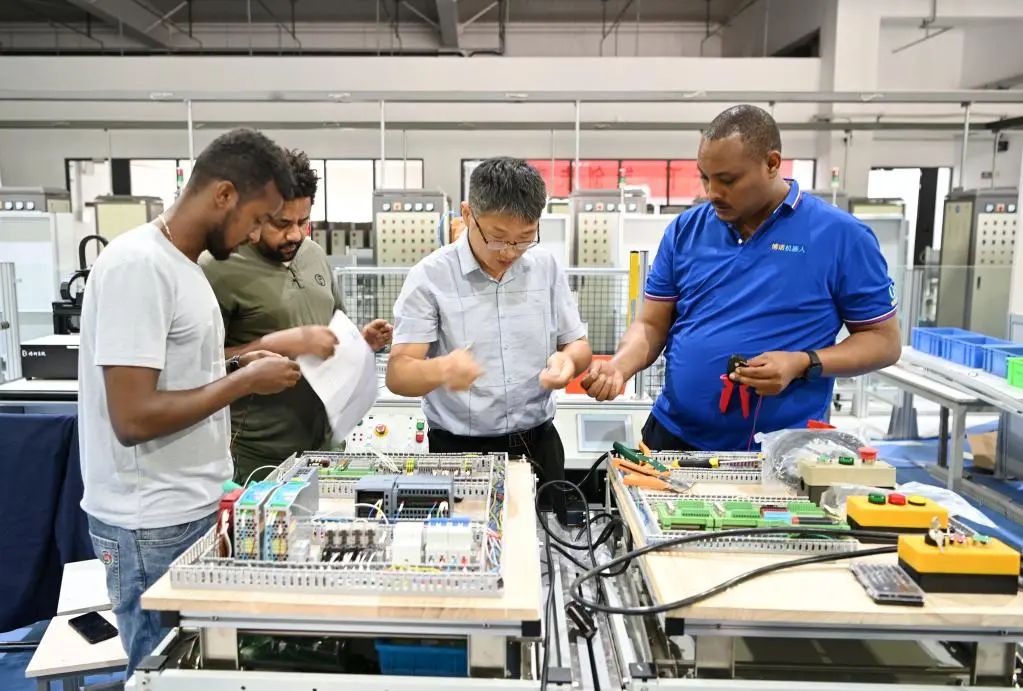 十年来中高职学校每年培养千万高素质技术技能人才——专家谈新时代中国职业教育跨越式发展(图6)