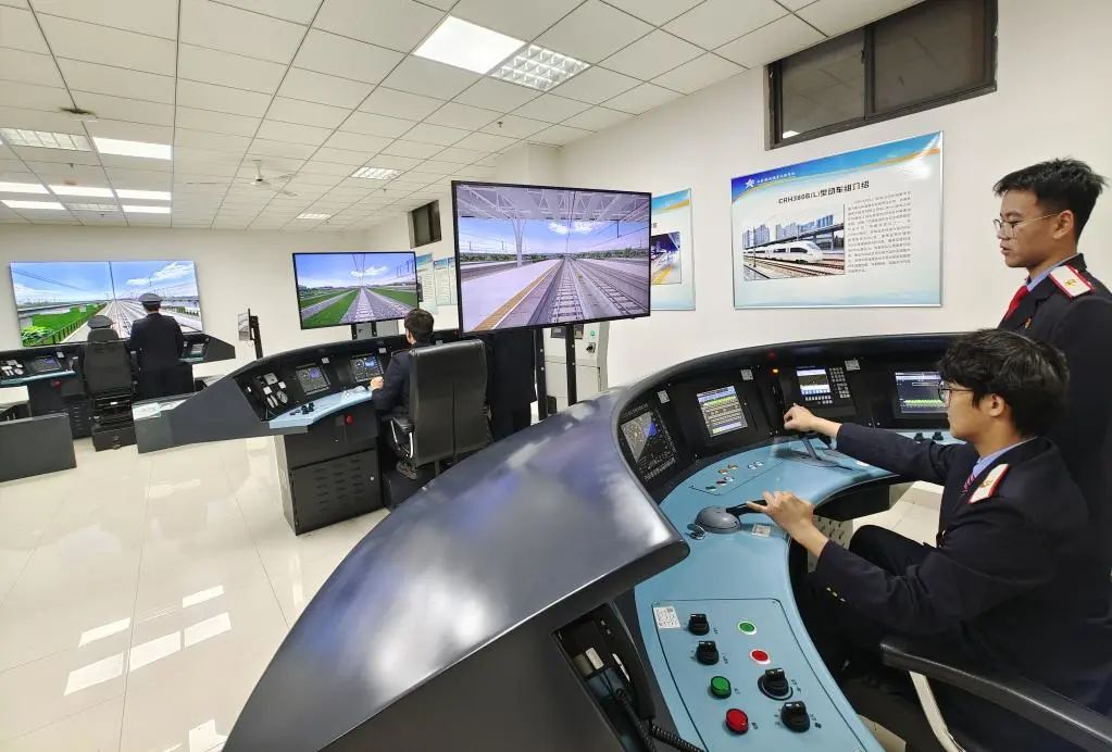 十年来中高职学校每年培养千万高素质技术技能人才——专家谈新时代中国职业教育跨越式发展(图1)